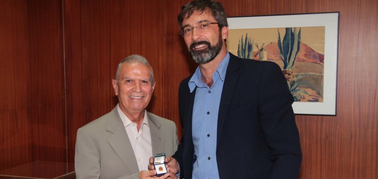 Francisco José recibe la insignia de oro del Cabildo de Lanzarote