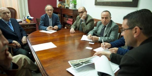 Teguise quiere "integrar en el paisaje" los esqueletos de Costa Teguise hasta que consigan nuevas licencias