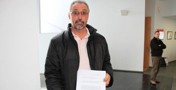 Antimo Valiente entrega su acta en Tías, un mes después de abandonar el PSOE