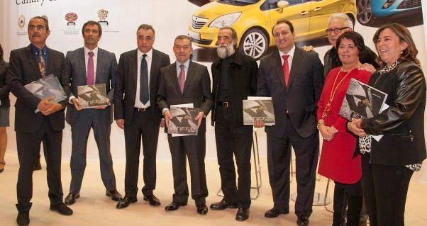 Cicar presenta en Fitur el libro fotográfico 'Lanzarote, otra mirada"