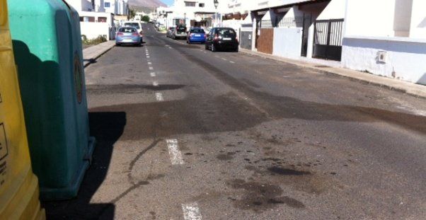 "Los vecinos de San Bartolomé pagan por duplicado un deficitario servicio de basuras