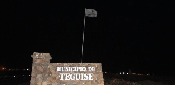 El PSOE de Teguise exige la retirada de las banderas de Coalición Canaria que ondean en el municipio