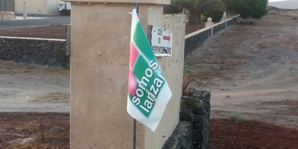 El Cabildo exige al PIL que retire las banderas que ha colocado por toda la isla y le abrirá un expediente sancionador