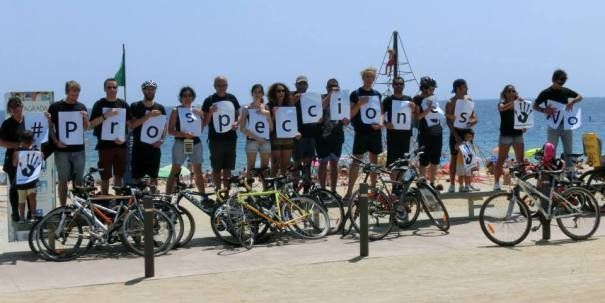 Barcelona celebró una bicicletada antipetróleo en solidaridad con Canarias