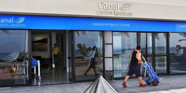 Más de 100 usuarios hacen uso de la nueva oficina de Canal Gestión en Arrecife en los dos primeros días de apertura