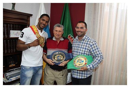 Robert Hilario Tiburón defenderá el cinturón de campeón de la Unión Europea en Teguise