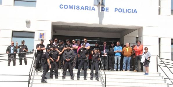 Policías nacionales se concentran en Arrecife en apoyo a los compañeros salvajemente agredidos en Madrid