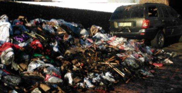 Un Incendio Calcina Un Garaje De Una Vivienda De Tinajo