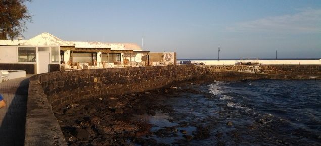 Puertos entrega finalmente al Cabildo la concesión del muelle de Marina Colón