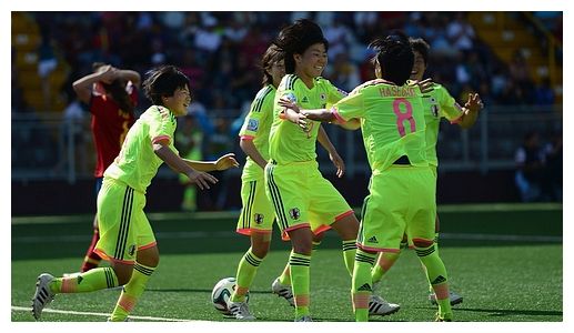 España cae en su debut ante Japón y Sandra Hernández juega toda la segunda mitad