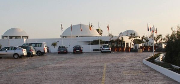 El Ayuntamiento de Yaiza decreta el embargo de un hotel de Playa Blanca