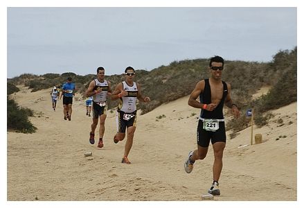 Stephen Bayliss y Saleta Castro, lideran el III Desafío 8º Isla tras la primera etapa