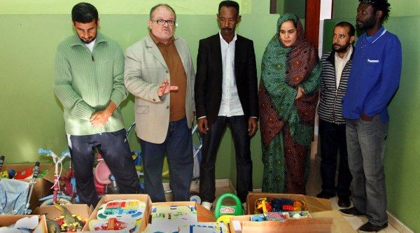 El Cabildo entrega juguetes a seis colectivos de inmigrantes
