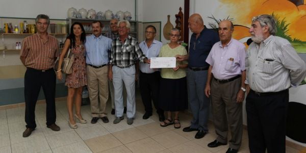 Rotary dona a Calor y Café los 3.500 euros recaudados en la Fiesta de La Tapa