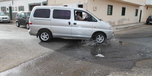 The smelly "cross" of the residents of Luján Pérez street