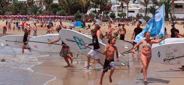 El Ayuntamiento destaca el éxito de participación en "La Fiesta del Mar" de la playa de Las Cucharas