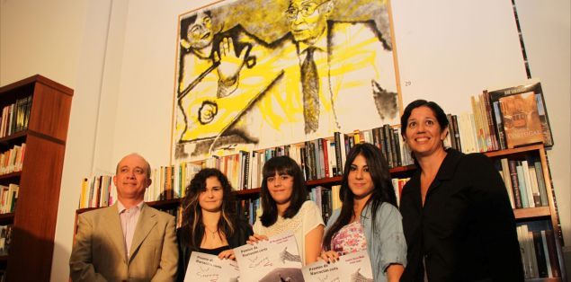 Jennifer Dieste Muñiz, ganadora del Premio de Narración Corta José Saramago con su relato La nostalgia mata más que cualquier vicio