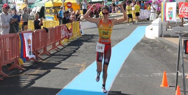 El olímpico español Josemi Pérez y Patricia Díaz, vencedores de la I Timanfaya Triathlon