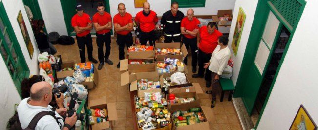 El Cuerpo de Bomberos de Lanzarote recauda más de 7.000 kilos de alimentos y productos de higiene para Cáritas