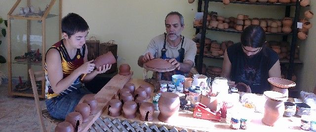 Agustín Alemán, uno de los artesanos que participa en la Feria insular desde sus inicios, será homenajeado en Mancha Blanca