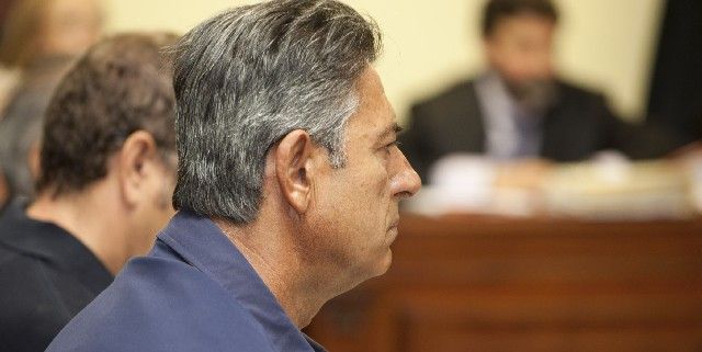 José Francisco Reyes, durante el juicio: "De la tonga de papeles que me ponían delante (para firmar), unos los leía y otros no"