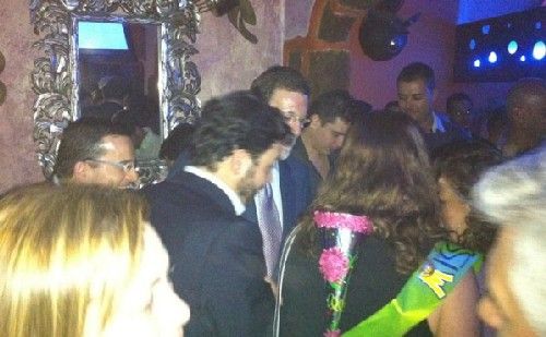 La noche de Rajoy en un bar de copas de Arrecife levanta una polémica en medios de comunicación nacionales