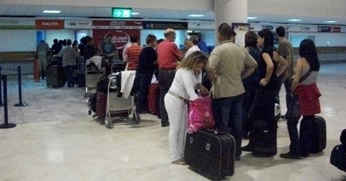 Aena confirma que se han cancelado 30 vuelos en los aeropuertos de Canarias durante este domingo, ahora por el viento