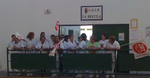 El Ayuntamiento de Arrecife estudia una posible "intervención" del servicio por la huelga de limpieza en los colegios