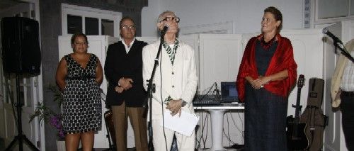 Rivero acude a la inauguración de la muestra de Pepe Dámaso  en Puerto Calero