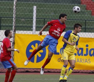 Los "rojillos" se ponen el mono de trabajo y vuelven a ganar (1-0)