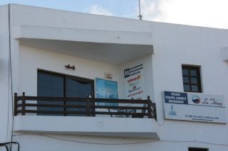 La Guardia Civil detiene a dos de los presuntos autores de un robo a punta de cuchillo en una agencia de viajes de Puerto de Carmen