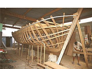 El taller de carpintería de ribera de Agustín Jordán va viento en popa