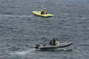 Un joven continúa desaparecido tras el vuelco de una embarcación pesquera en aguas de El Golfo