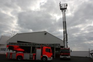 Se presentan por segunda vez dos camiones para el parque de bomberos