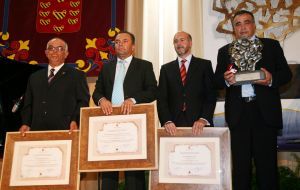 El Cabildo celebró el Día del Turismo premiando a Importantes y Distinguidos