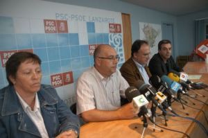 Los socialistas acusan a Leal de aferrarse de forma torticera y retorcida a la portavocía del PSOE en el Cabildo para perjudicar al partido