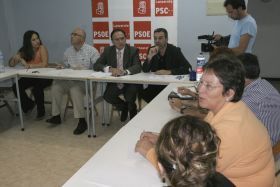 La Ejecutiva del PSOE hace un análisis "optimista" de la situación del partido, pero no aclara las incógnitas sobre las candidaturas