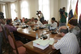 Mario Pérez señala a Enrique Pérez Parrilla y a Plácida Guerra como responsables políticos del "caso Janubio" y anuncia la creación de una comisión de investigación