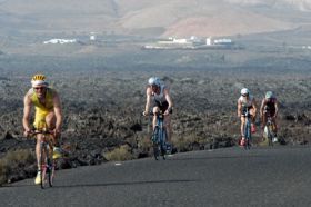 El XV Ironman Lanzarote repite el mismo podio del año pasado en la general, con el estonio Juhanson como vencedor