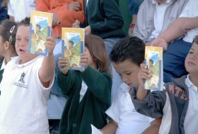 Seis escritores han acercado el mundo literario a los alumnos de los colegios César Manrique Cabrera y Guenia