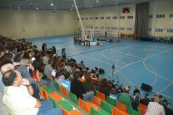 El deporte rinde homenaje a Palenke en la inauguración del pabellón deportivo de Haría