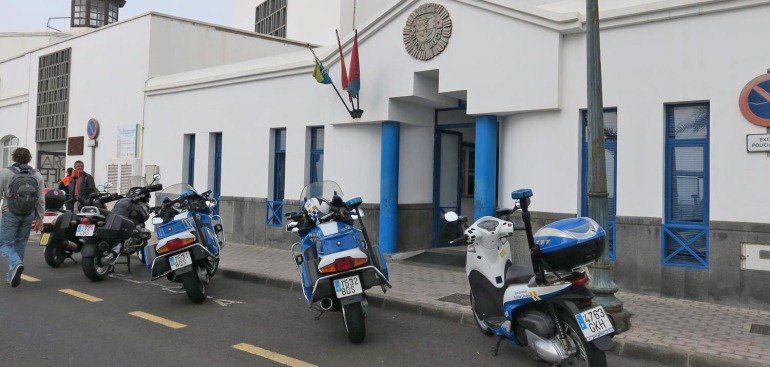 La Policía Local de Arrecife detiene a un menor de edad que vendía hachís en la vía pública