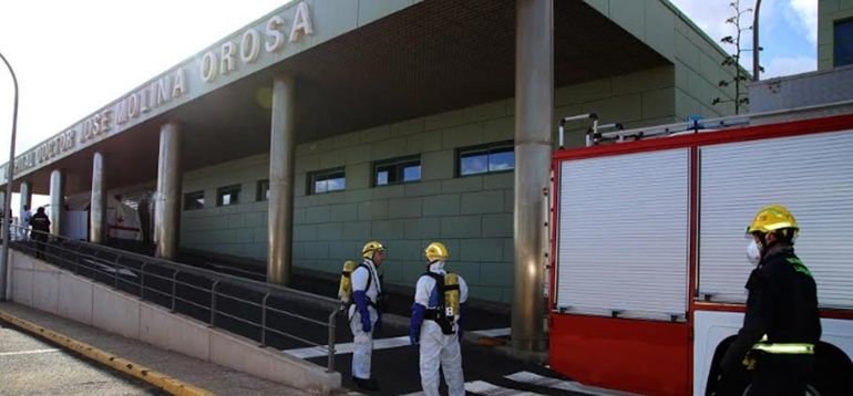 El Hospital Molina Orosa cuenta con 52 respiradores y se espera la llegada de otros 10