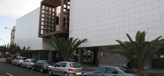 Condenado un hombre que tenía permiso para conducir pero mostró un carnet "falso" a la Policía