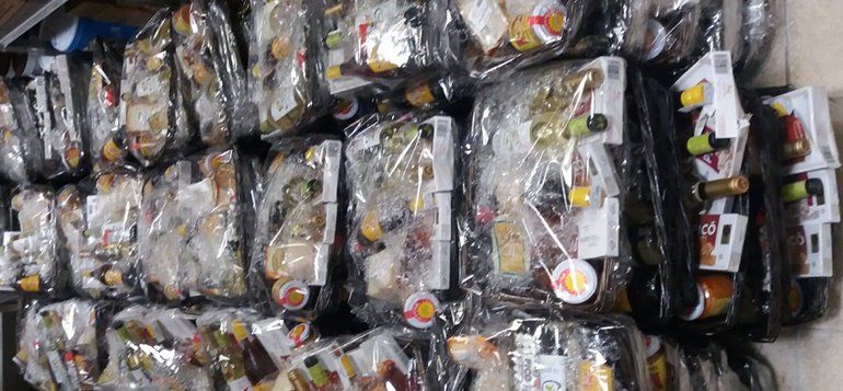 Los CACT compraron hace dos años 320 cestas de Navidad que luego no entregaron: Acabaron en la basura