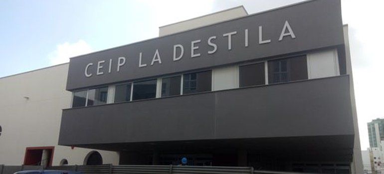El Diputado del Común abre una investigación de oficio por las deficiencias en el colegio de La Destila