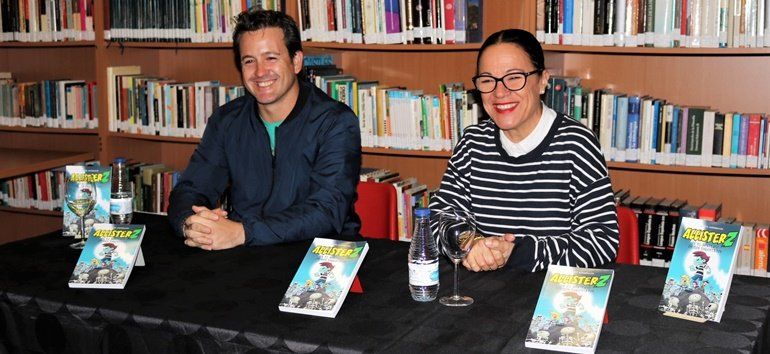 Miguel Aguerralde presenta su primera novela infantil en Playa Blanca