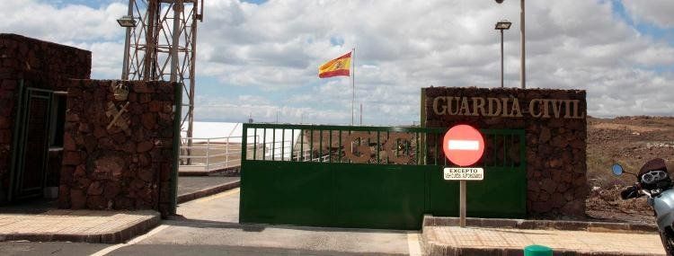 Dos detenidos por un robo en un supermercado de Nazaret a plena luz del día