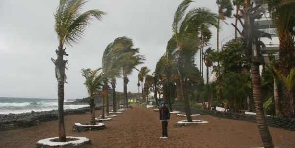 La Aemet activa el aviso amarillo por viento este fin de semana en Lanzarote
