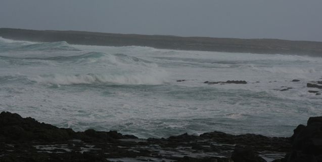 La Aemet activa el aviso amarillo para este lunes en Lanzarote por fenómenos costeros
